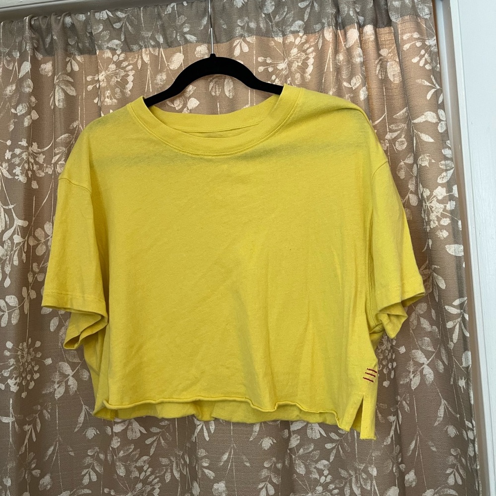 BDG yellow cropped tshirt